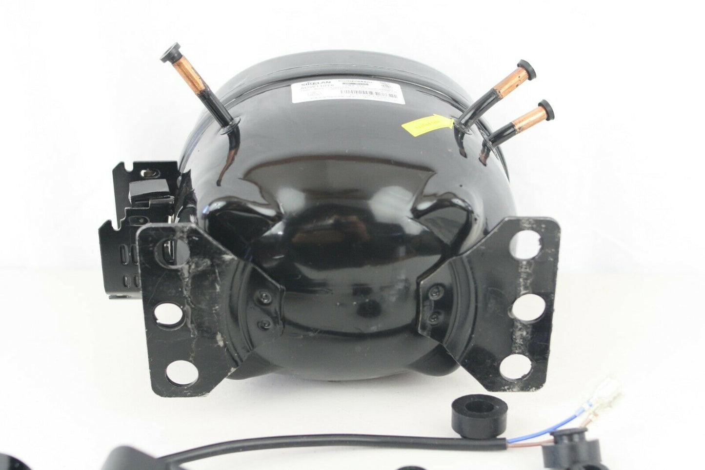 SIKELAN ADW110T6 REFRIGERATION COMPRESSOR 3/8 HP 1058BTU 110-120V R134A 50-60HZ