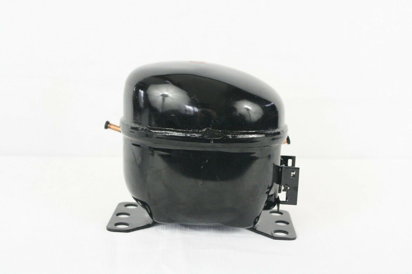 SIKELAN ADW66T6 REFRIGERATION COMPRESSOR 1/4+ HP 665BTU 110-120V R134A 50-60HZ