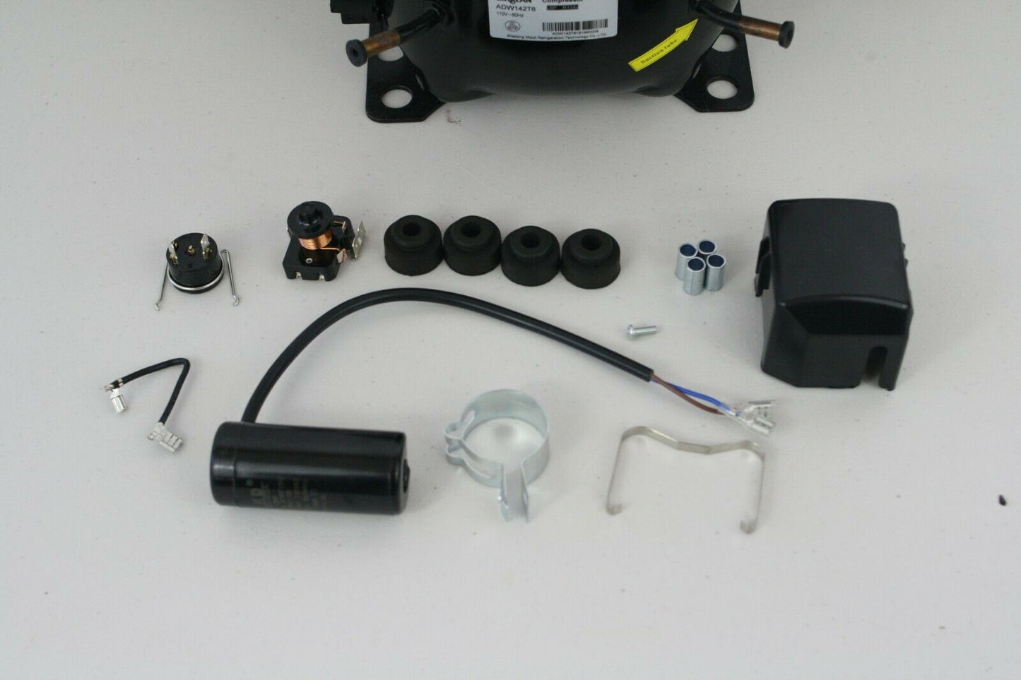 SIKELAN ADW142T6 REFRIGERATION COMPRESSOR 1/2 HP 1372BTU 110-120V R134A 50-60HZ
