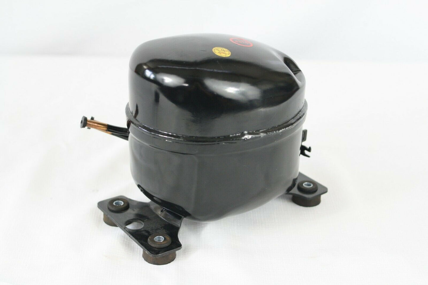 SIKELAN ADW43T6 REFRIGERATION COMPRESSOR 1/6 HP 444BTU 110-120V R134A 50-60HZ