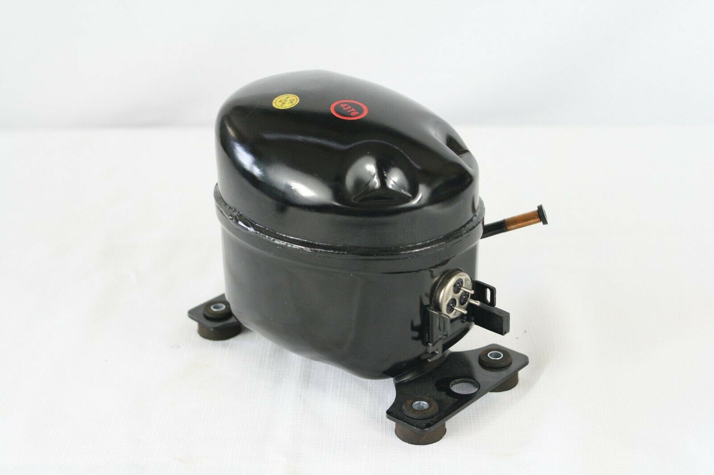 SIKELAN ADW43T6 REFRIGERATION COMPRESSOR 1/6 HP 444BTU 110-120V R134A 50-60HZ