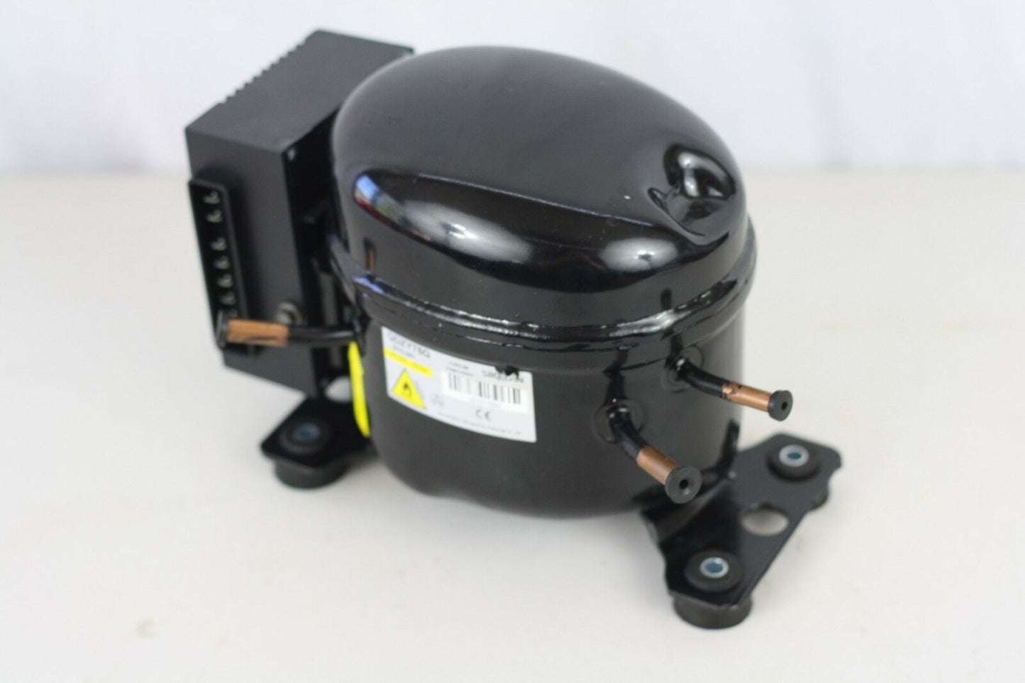12V 24V DC Refrigeration Compressor Fridge Freezer Mobile Solar QDZY75G R600a