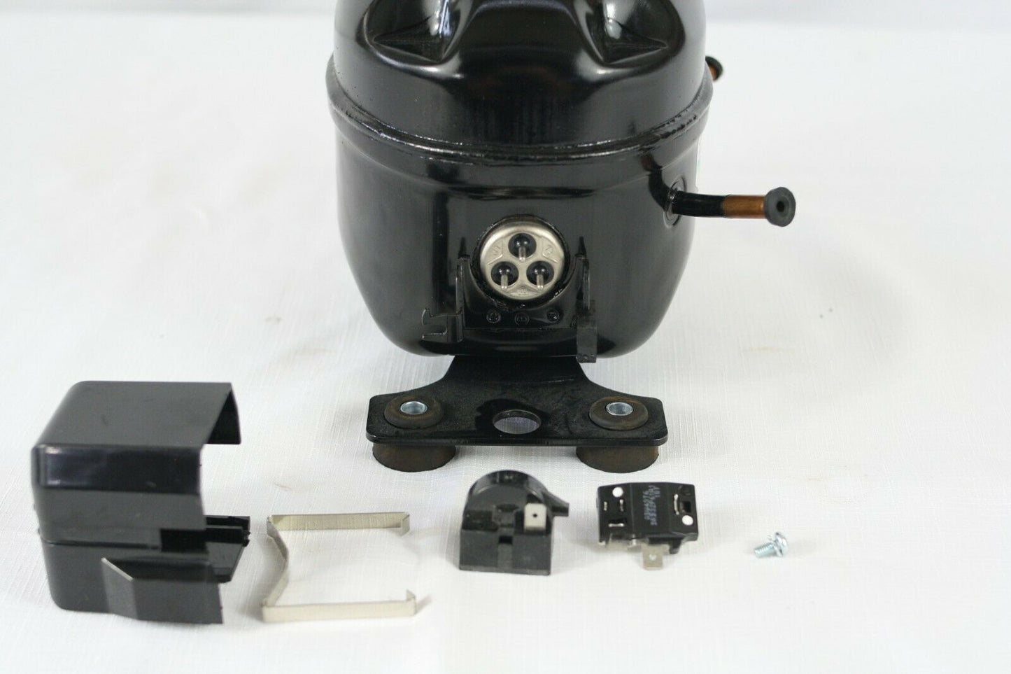 SIKELAN ADW43T6 REFRIGERATION COMPRESSOR 1/6 HP 444BTU 110-120V R134A 50-60HZ