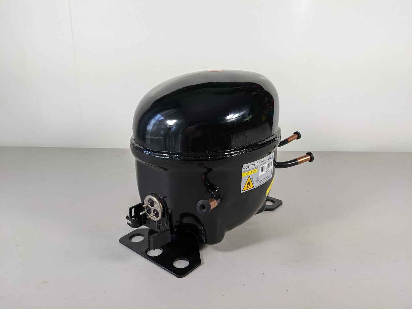 Sikelan QD110Y11G Refrigeration Compressor 1/4HP 751BTU 110-120V R600a LBP