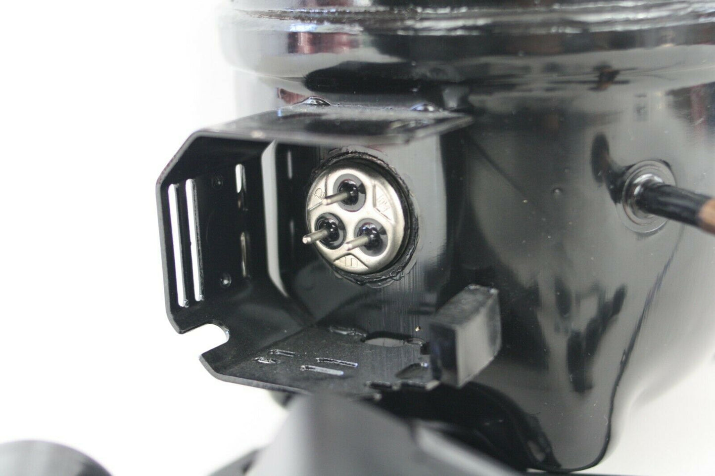SIKELAN ADW110T6 REFRIGERATION COMPRESSOR 3/8 HP 1058BTU 110-120V R134A 50-60HZ