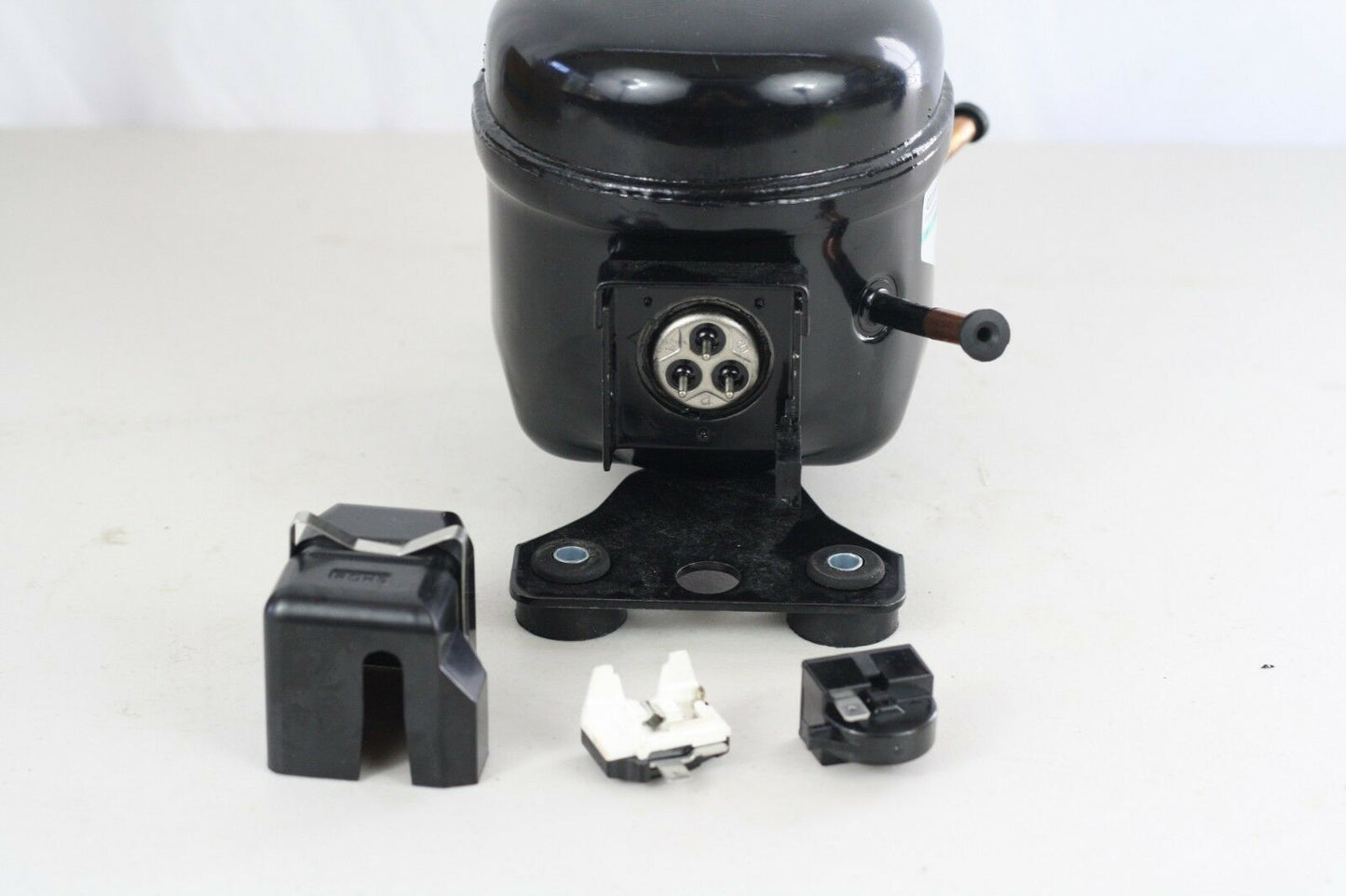 SIKELAN QD30H11G REFRIGERATION COMPRESSOR 1/10 HP 256BTU 110-120V R134A 50-60HZ